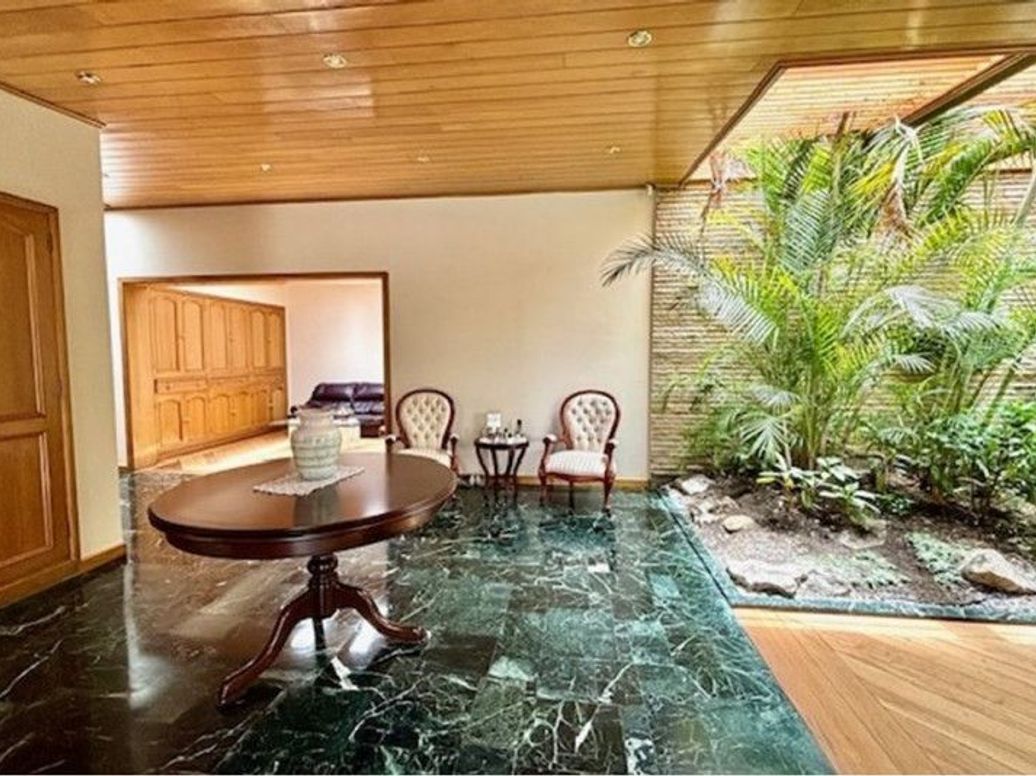 Casa de 5 alcobas en venta en Chico Norte Et. Iii, Bogotá, 798 m² · foto 3 de 20