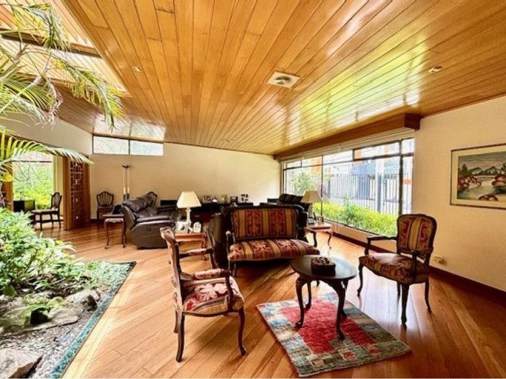 Casa de 5 alcobas en venta en Chico Norte Et. Iii, Bogotá, 798 m² · foto 2 de 20