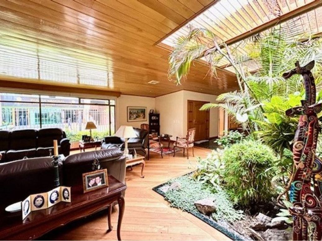 Casa de 5 alcobas en venta en Chico Norte Et. Iii, Bogotá, 798 m² · foto 6 de 20