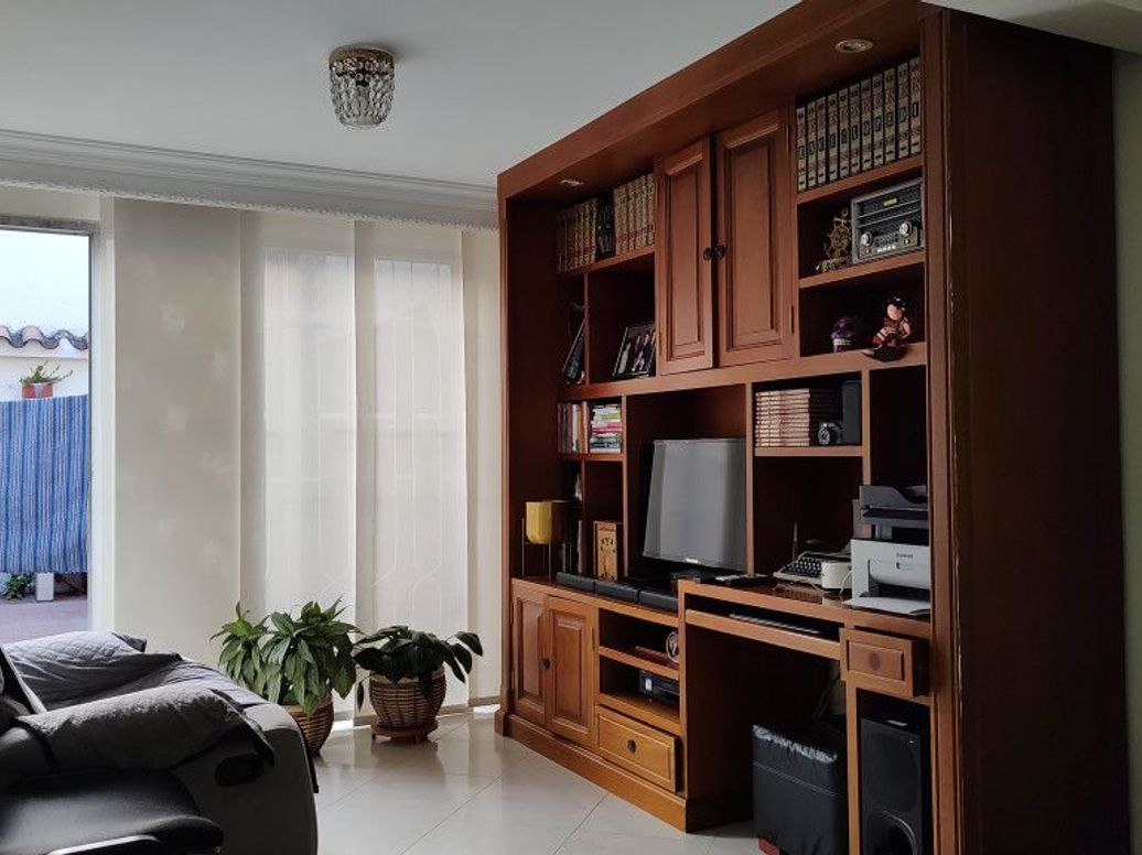 Casa de 4 alcobas en venta en Cedro Salazar, Bogotá, 219 m² · foto 5 de 20