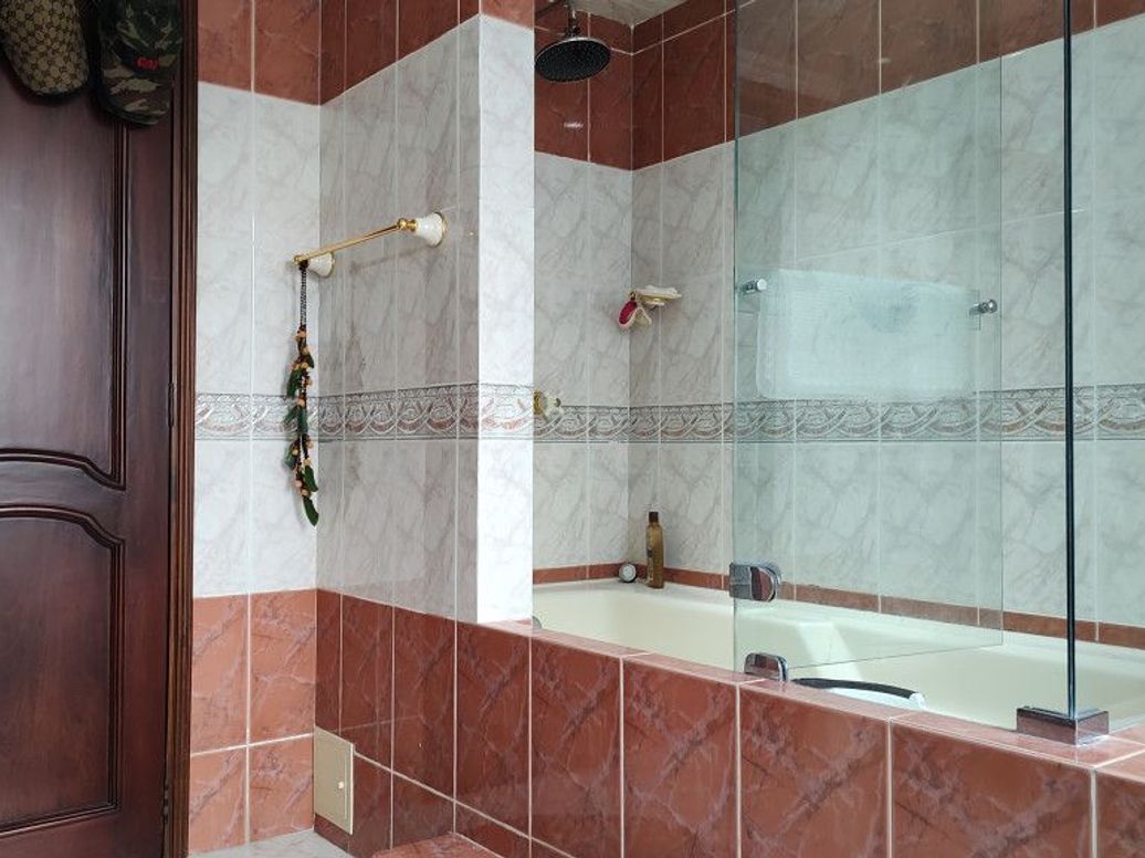 Casa de 4 alcobas en venta en Cedro Salazar, Bogotá, 219 m² · foto 17 de 20