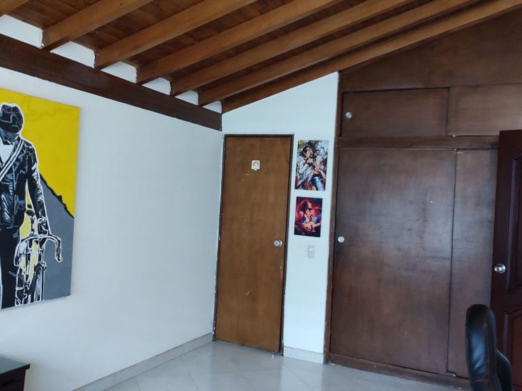 Casa de 4 alcobas en venta en Cedro Salazar, Bogotá, 219 m² · foto 13 de 20