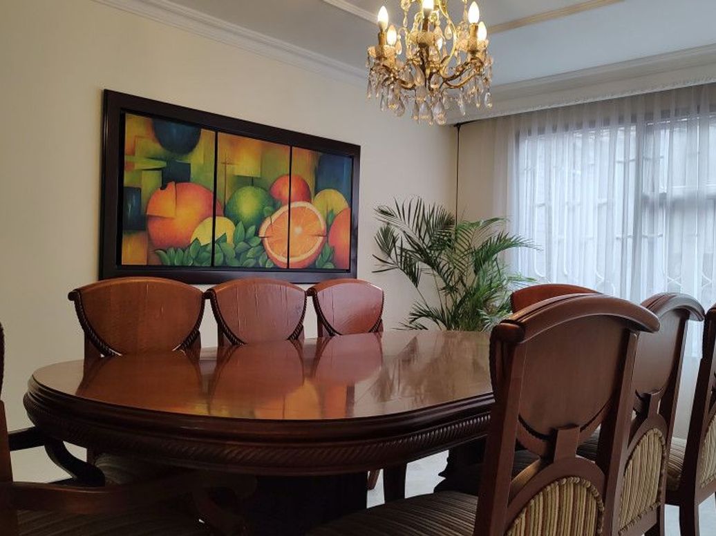 Casa de 4 alcobas en venta en Cedro Salazar, Bogotá, 219 m² · foto 4 de 20
