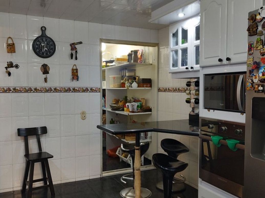 Casa de 4 alcobas en venta en Cedro Salazar, Bogotá, 219 m² · foto 7 de 20