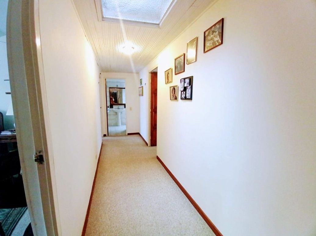 Casa de 5 alcobas en venta en Niza, Bogotá, 351 m² · foto 6 de 20