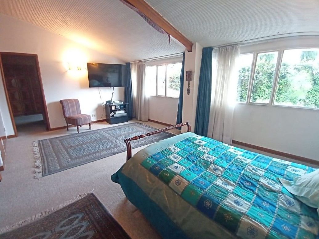 Casa de 5 alcobas en venta en Niza, Bogotá, 351 m² · foto 17 de 20