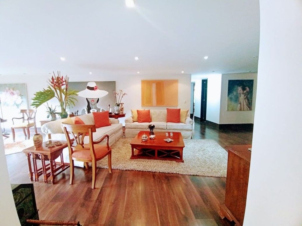 Apartamento de 3 alcobas en venta en Chico, Bogotá, 264 m² · foto 10 de 20