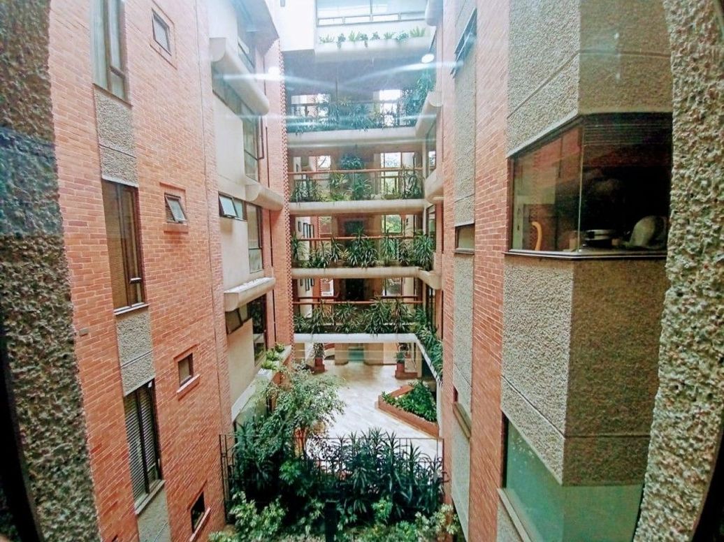Apartamento de 3 alcobas en venta en Chico, Bogotá, 264 m² · foto 2 de 20