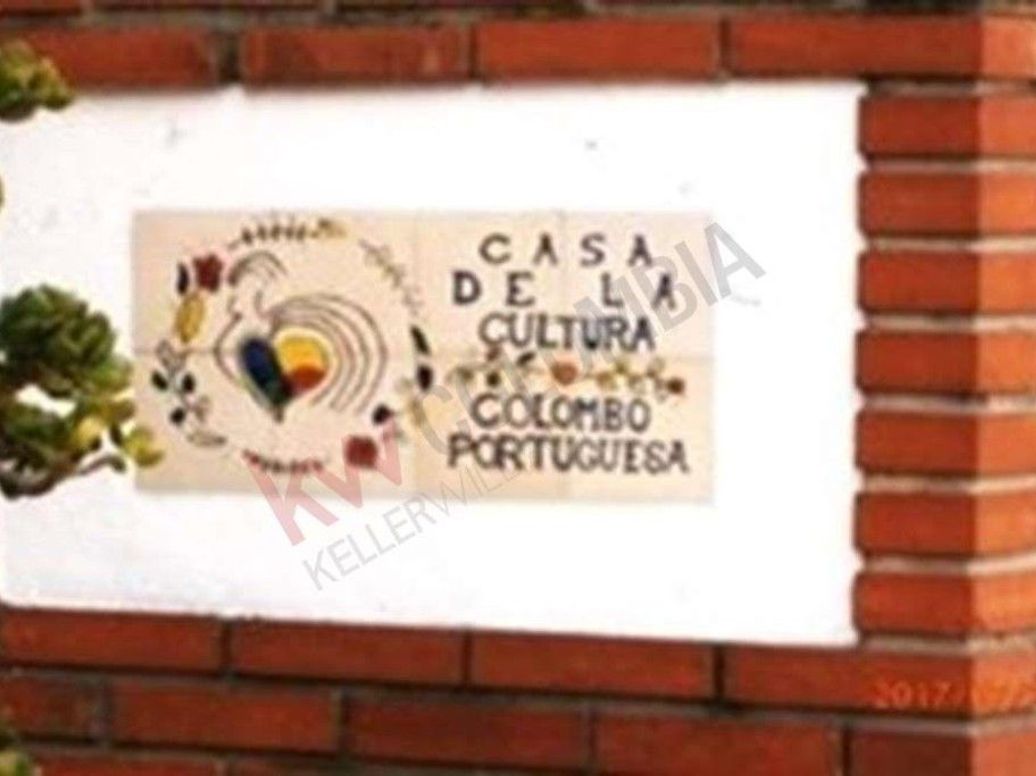 Casa de 5 alcobas en venta en Quinta Camacho, Bogotá, 616 m² · foto 3 de 15