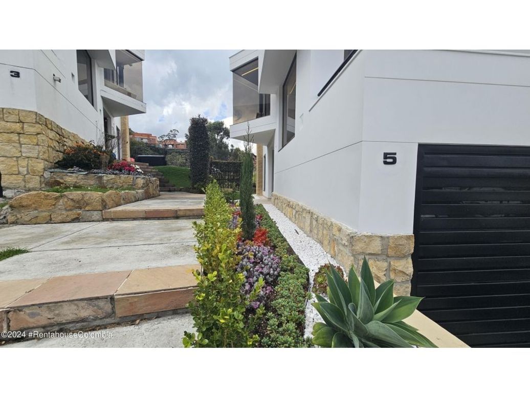 Casa de 4 alcobas en venta en Cedro Golf, Bogotá, 235 m² · foto 4 de 20