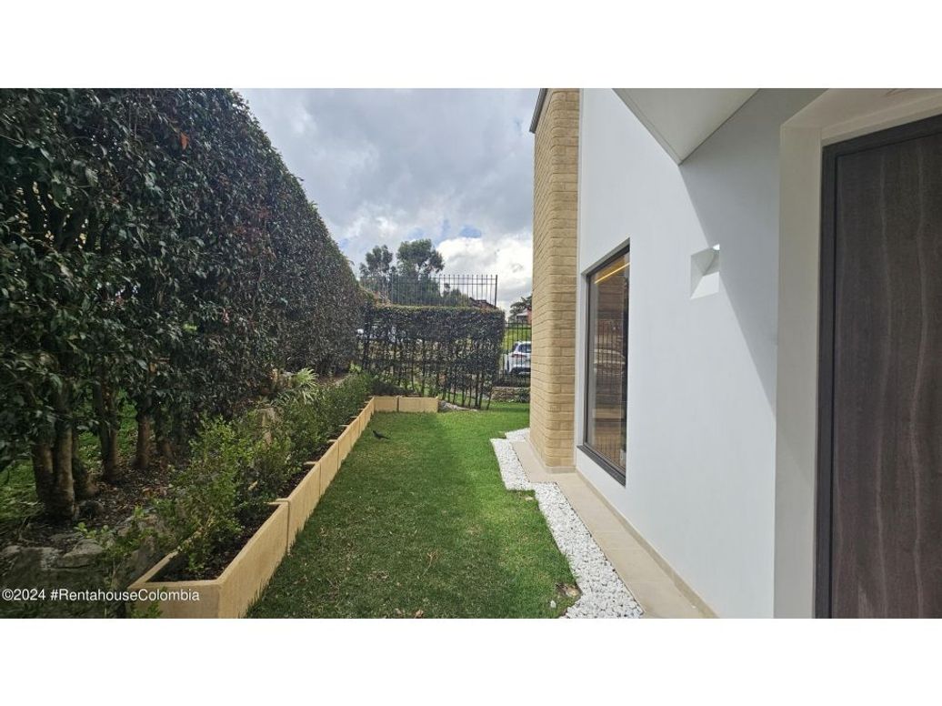 Casa de 4 alcobas en venta en Cedro Golf, Bogotá, 235 m² · foto 5 de 20