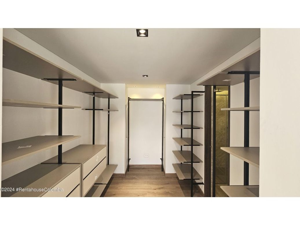 Casa de 4 alcobas en venta en Cedro Golf, Bogotá, 235 m² · foto 18 de 20