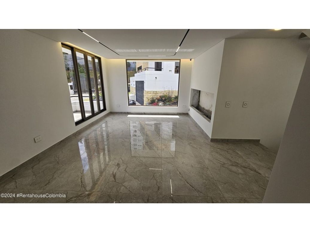 Casa de 4 alcobas en venta en Cedro Golf, Bogotá, 235 m² · foto 15 de 20