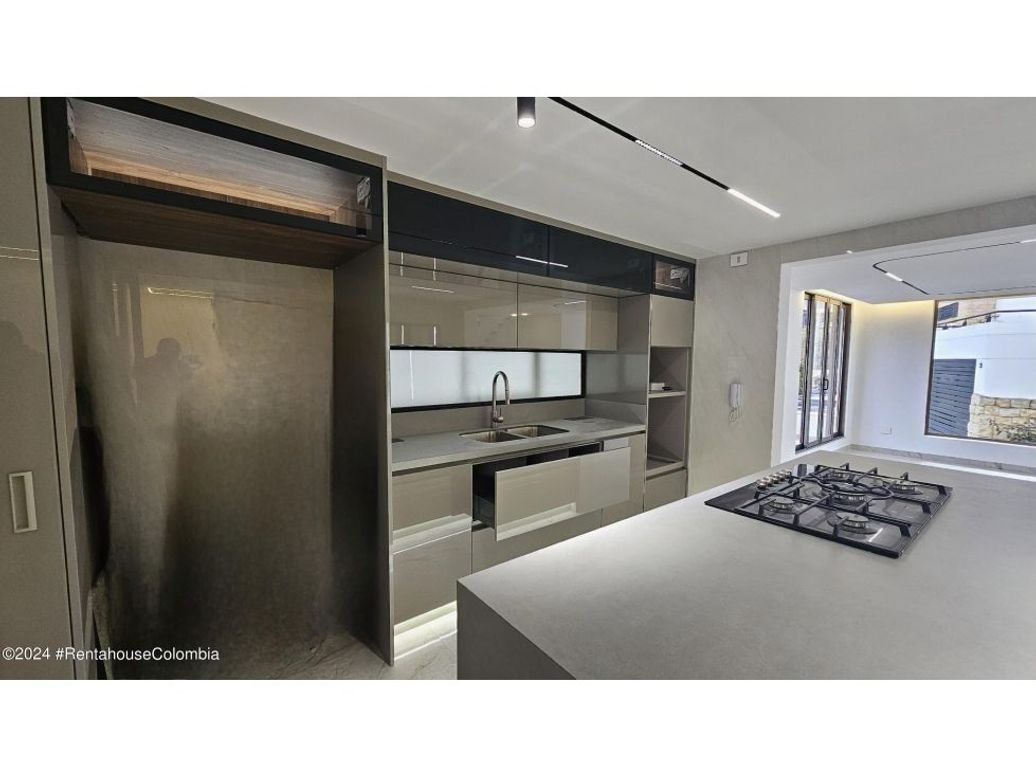 Casa de 4 alcobas en venta en Cedro Golf, Bogotá, 235 m² · foto 13 de 20