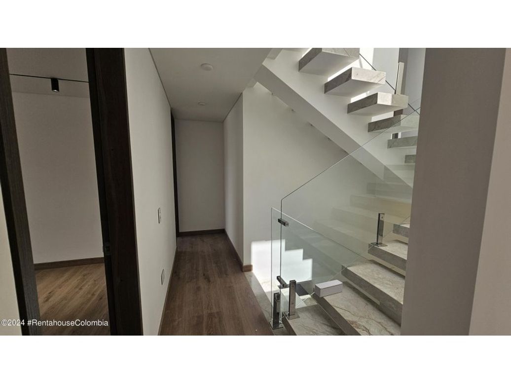 Casa de 4 alcobas en venta en Cedro Golf, Bogotá, 235 m² · foto 16 de 20