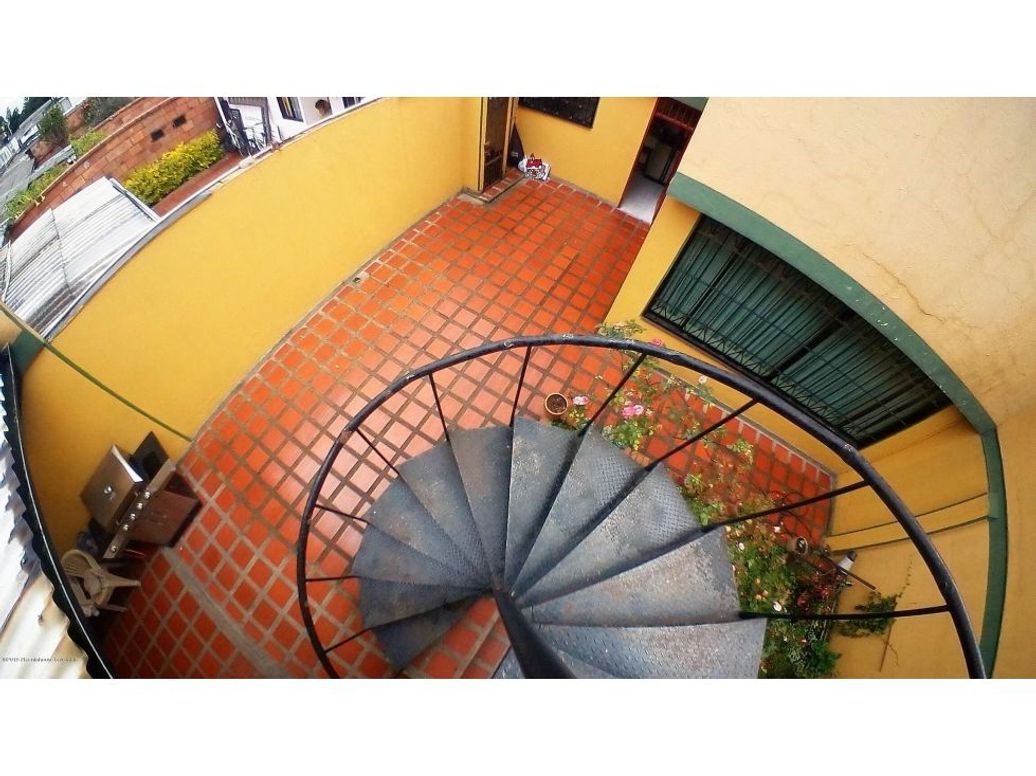 Casa de 5 alcobas en venta en Nicolas De Federman, Bogotá, 340 m² · foto 17 de 20
