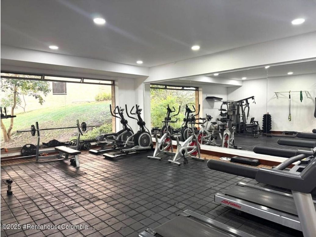 Apartamento de 4 alcobas en venta en Colinas De Suba, Bogotá, 279 m² · foto 17 de 20