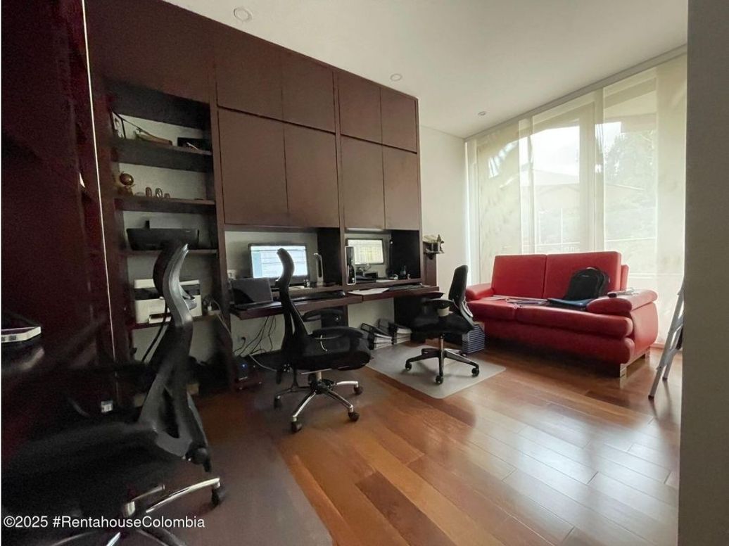 Apartamento de 4 alcobas en venta en Colinas De Suba, Bogotá, 279 m² · foto 8 de 20