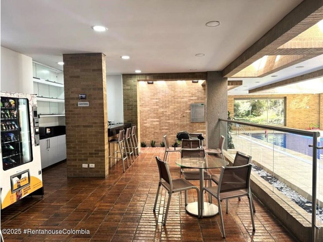 Apartamento de 4 alcobas en venta en Colinas De Suba, Bogotá, 279 m² · foto 19 de 20
