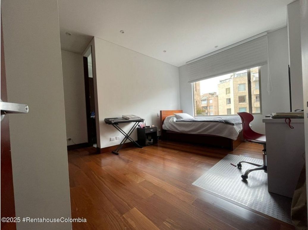 Apartamento de 4 alcobas en venta en Colinas De Suba, Bogotá, 279 m² · foto 12 de 20