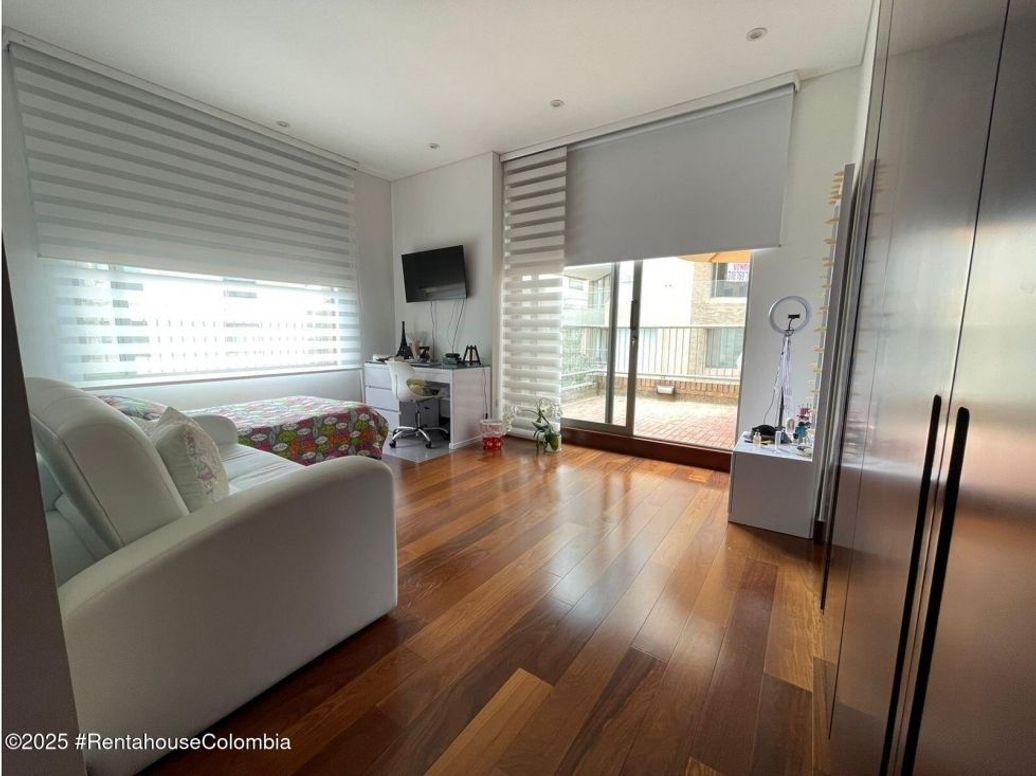 Apartamento de 4 alcobas en venta en Colinas De Suba, Bogotá, 279 m² · foto 5 de 20