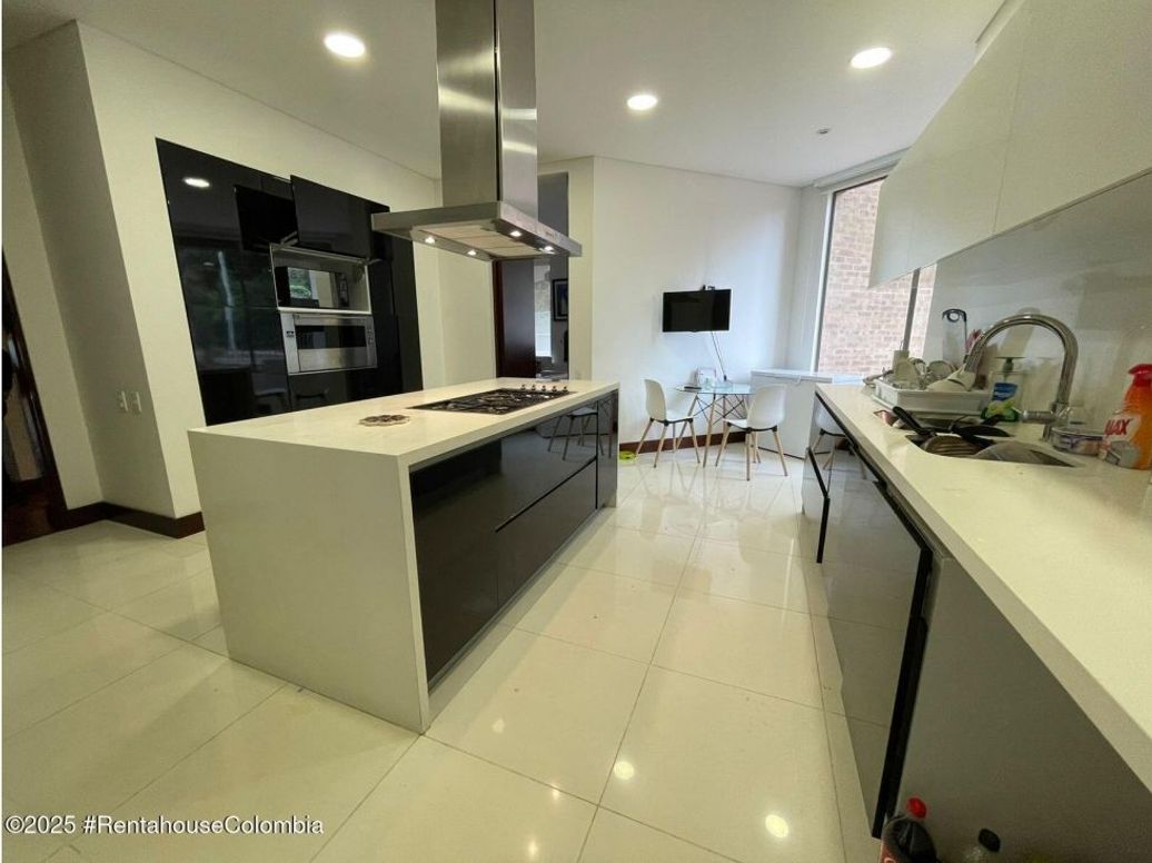 Apartamento de 4 alcobas en venta en Colinas De Suba, Bogotá, 279 m² · foto 7 de 20