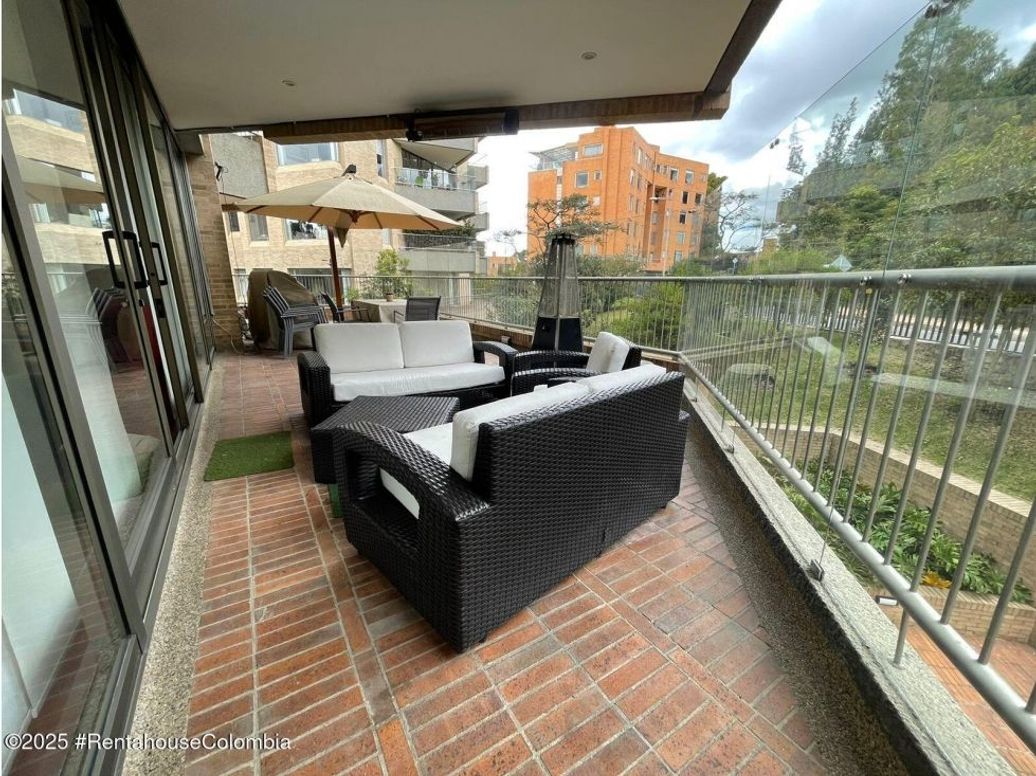Apartamento de 4 alcobas en venta en Colinas De Suba, Bogotá, 279 m² · foto 9 de 20