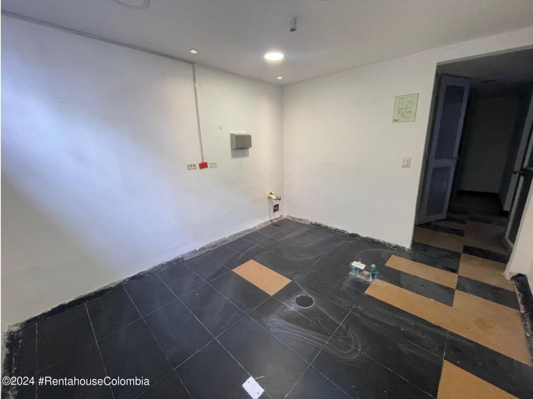Casa de 5 alcobas en venta en Santa Barbara Alta, Bogotá, 260 m² · foto 8 de 20