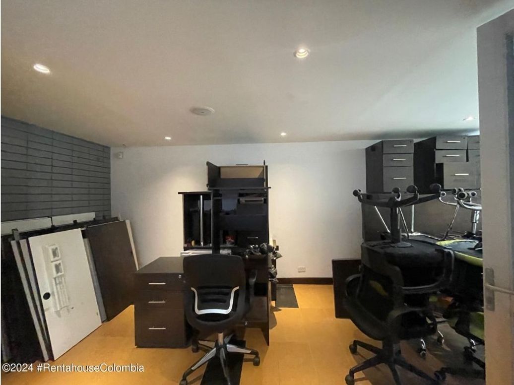 Casa de 5 alcobas en venta en Santa Barbara Alta, Bogotá, 260 m² · foto 5 de 20