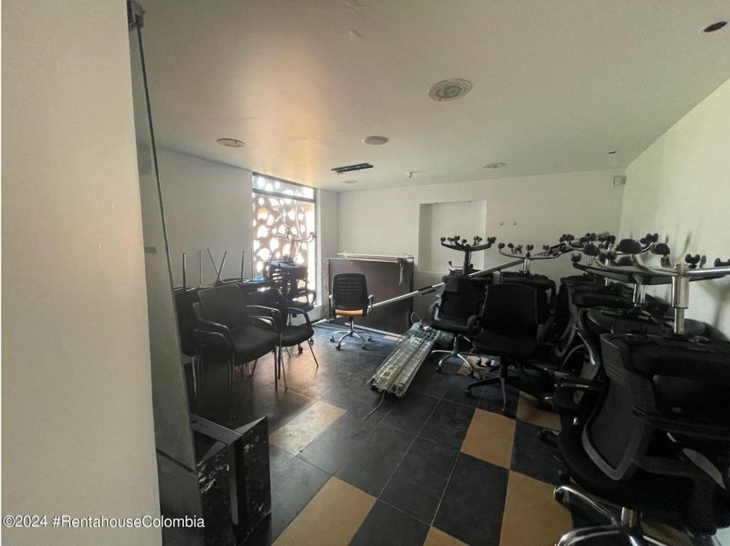 Casa de 5 alcobas en venta en Santa Barbara Alta, Bogotá, 260 m² · foto 4 de 20