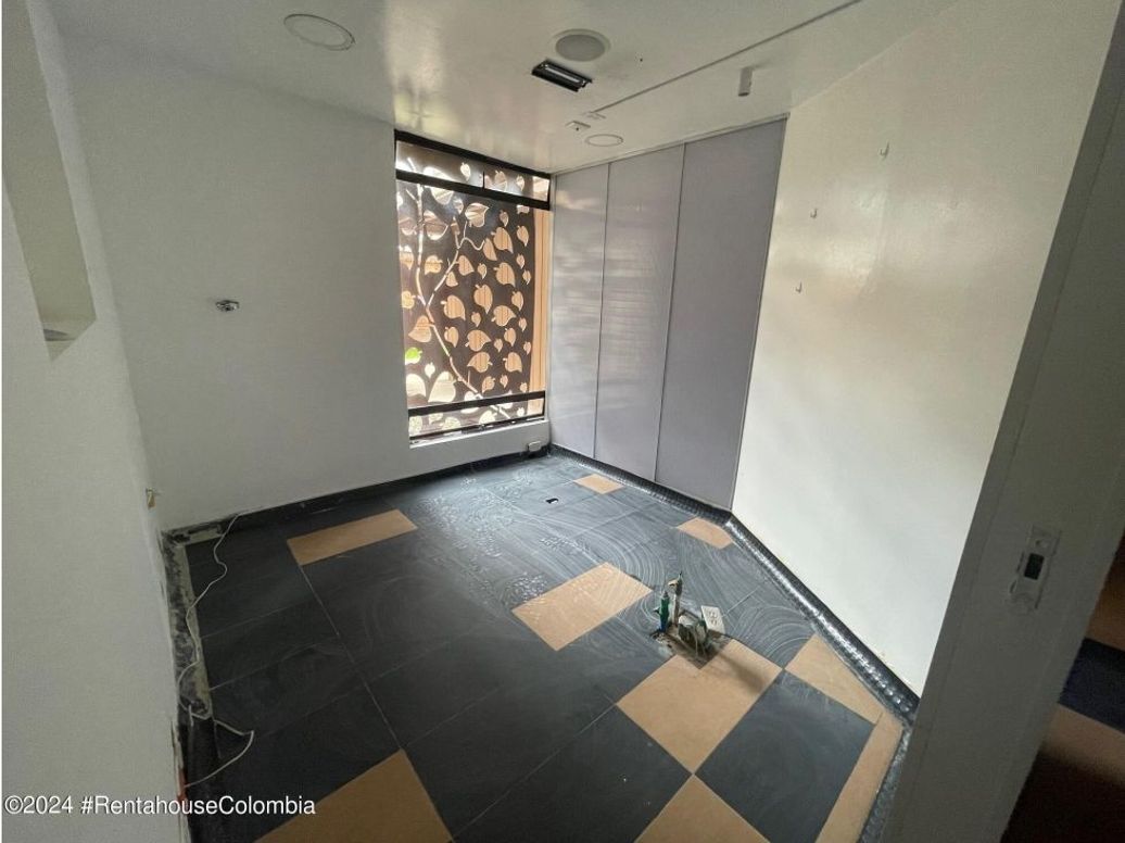 Casa de 5 alcobas en venta en Santa Barbara Alta, Bogotá, 260 m² · foto 10 de 20
