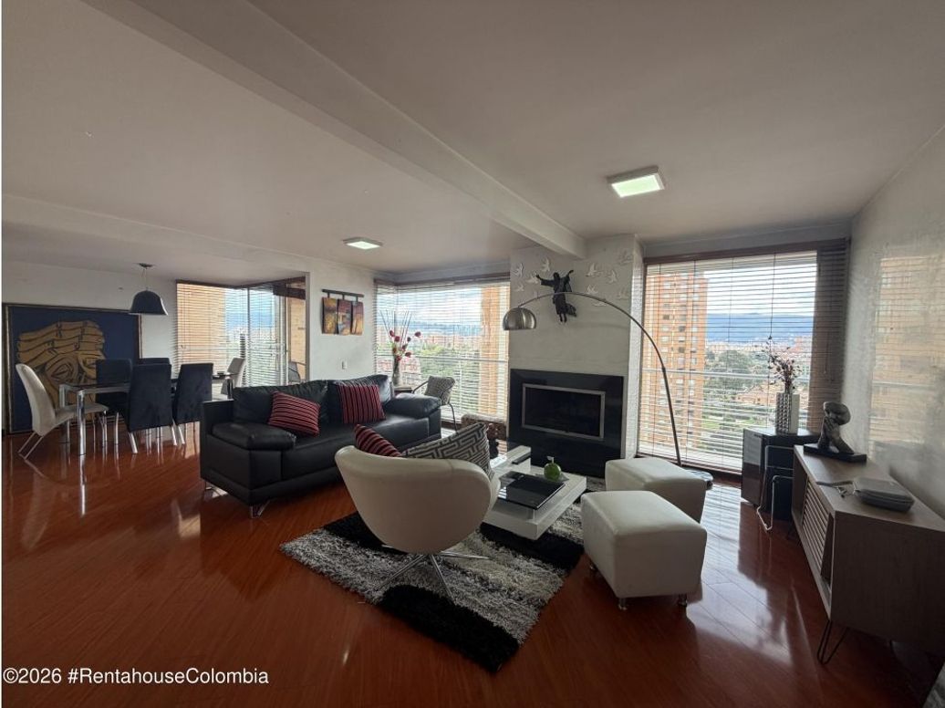 Apartamento de 4 alcobas en venta en Gratamira, Bogotá, 195 m² · foto 2 de 20