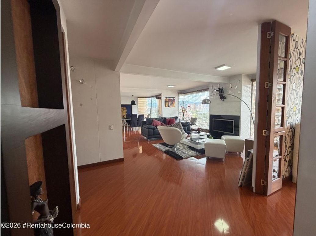Apartamento de 4 alcobas en venta en Gratamira, Bogotá, 195 m² · foto 3 de 20