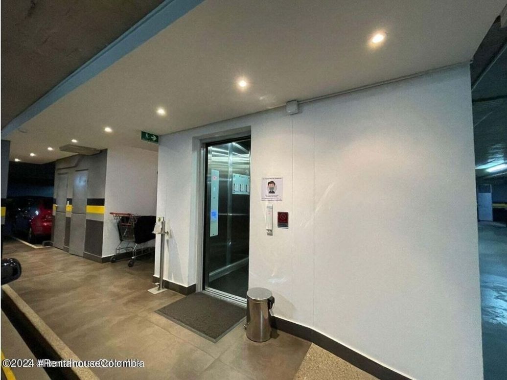 Apartamento de 2 alcobas en venta en Santa Paula, Bogotá, 160 m² · foto 3 de 20