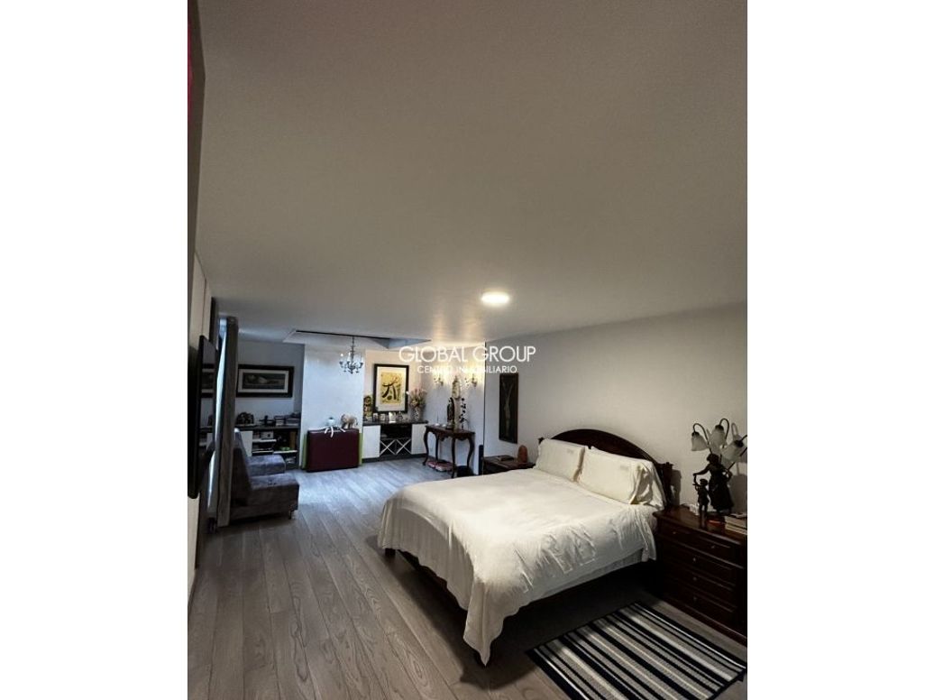 Apartamento de 3 alcobas en venta en Santa Barbara Central, Bogotá, 210 m² · foto 17 de 20