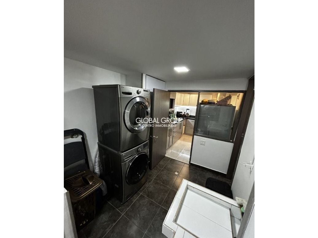 Apartamento de 3 alcobas en venta en Santa Barbara Central, Bogotá, 210 m² · foto 6 de 20