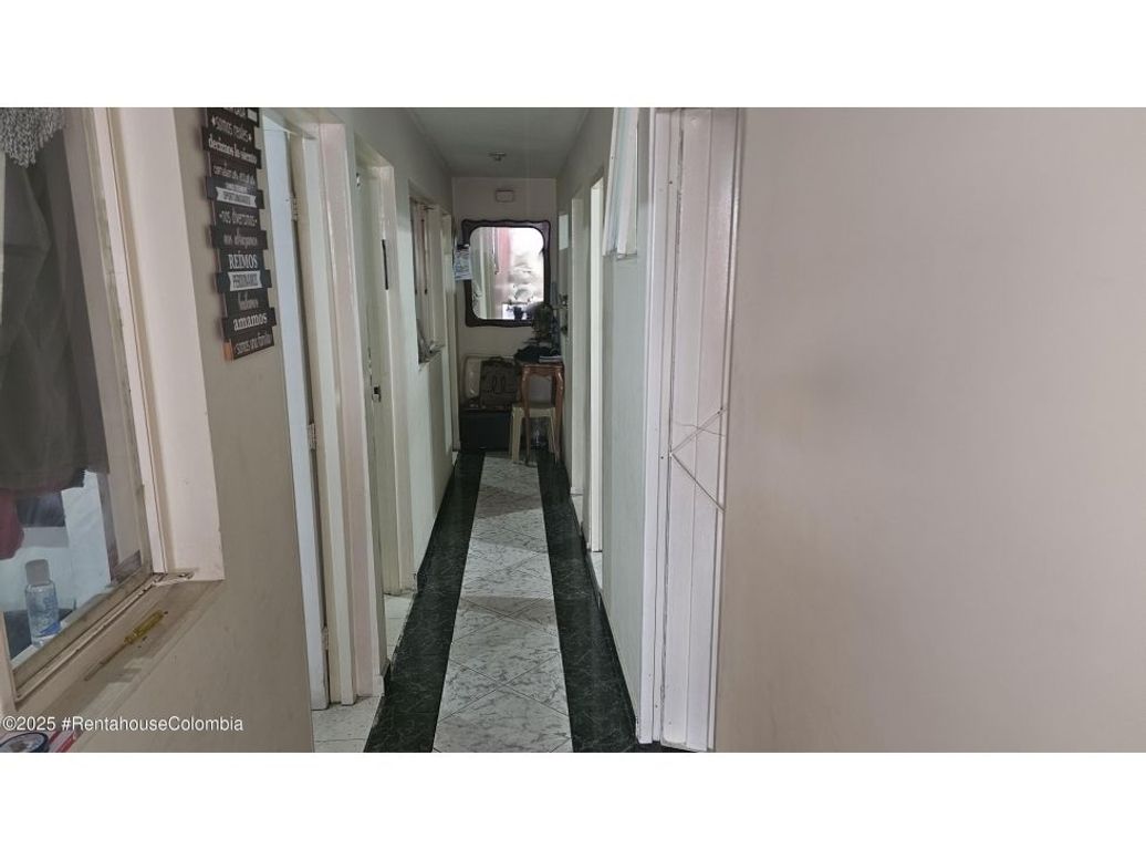 Casa en venta en Canaima, Bogotá · foto 3 de 7