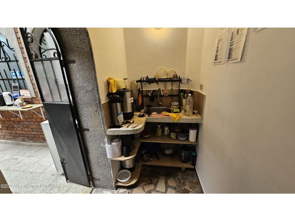 Casa de 7 alcobas en venta en La Soledad, Bogotá, 421 m² · foto 8 de 20