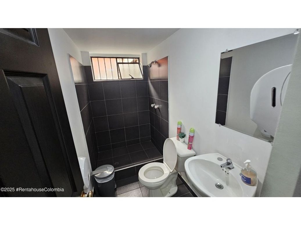 Casa de 7 alcobas en venta en La Soledad, Bogotá, 421 m² · foto 16 de 20
