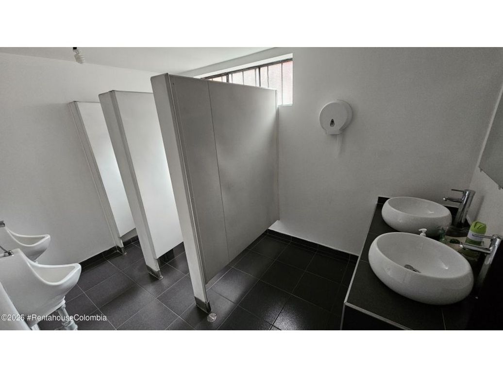Casa de 7 alcobas en venta en La Soledad, Bogotá, 421 m² · foto 15 de 20