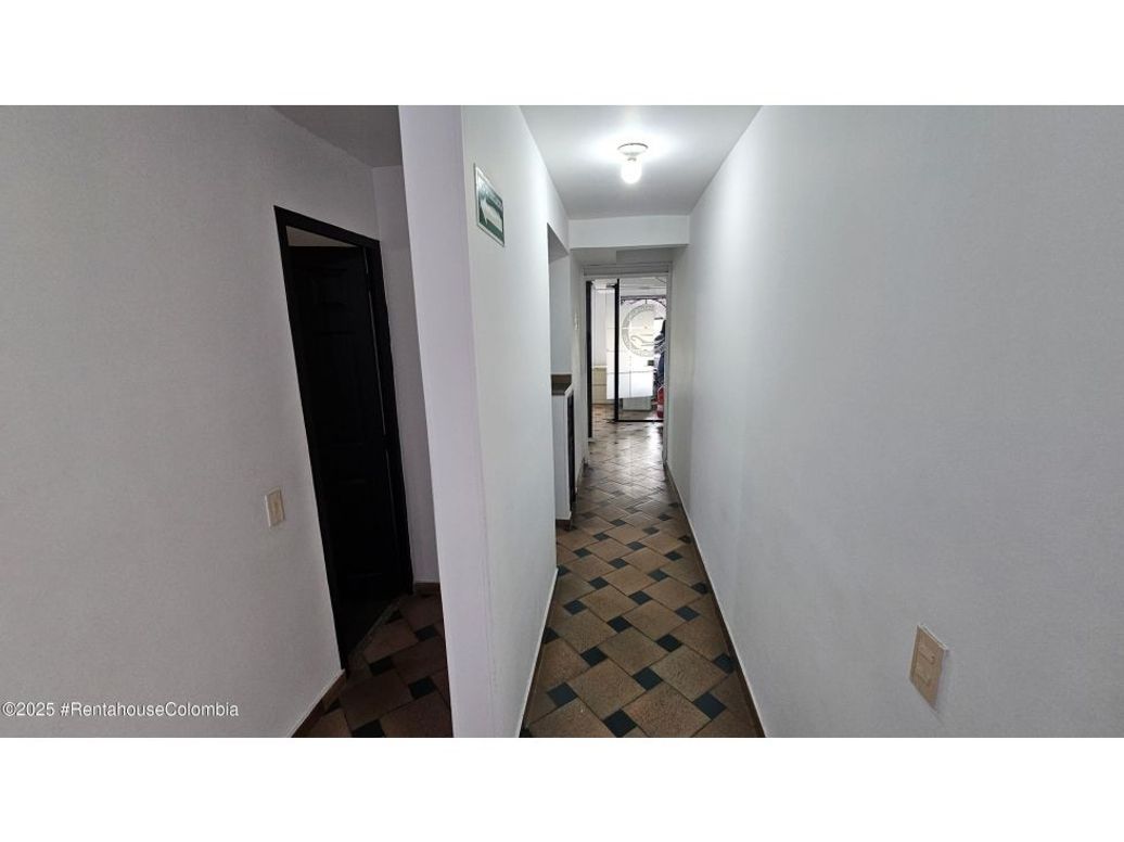 Casa de 7 alcobas en venta en La Soledad, Bogotá, 421 m² · foto 17 de 20