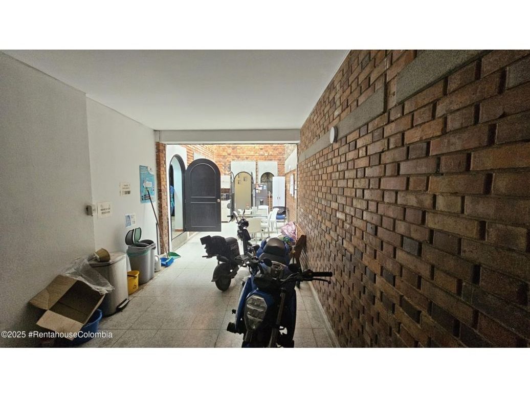 Casa de 7 alcobas en venta en La Soledad, Bogotá, 421 m² · foto 6 de 20