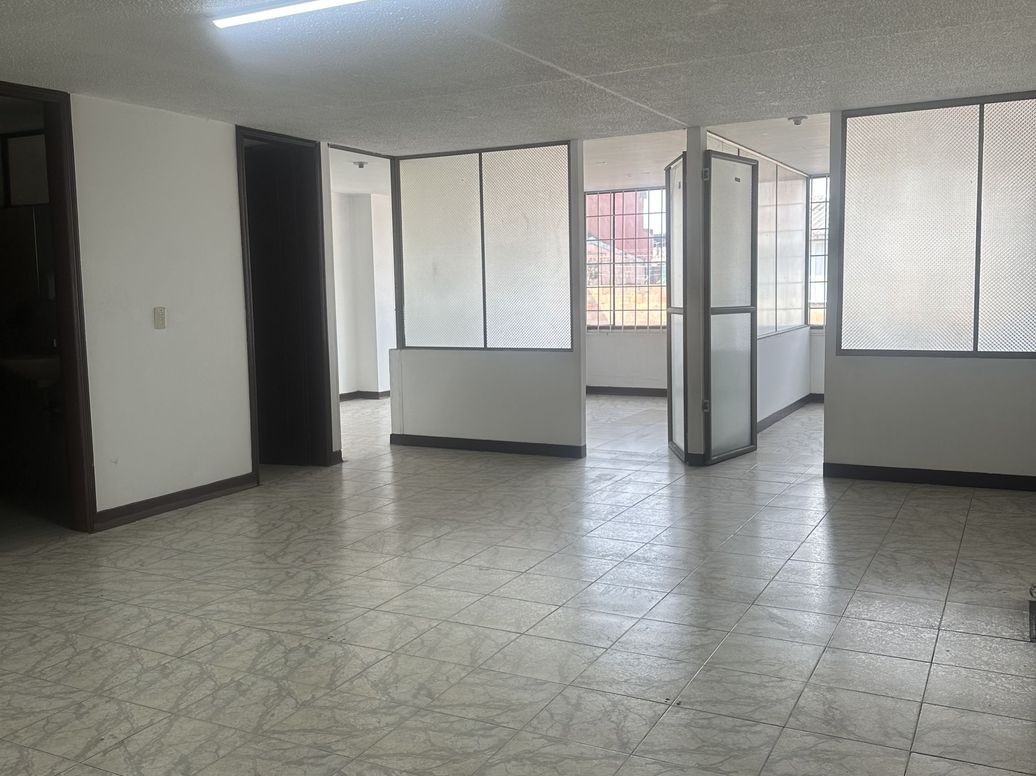 Casa de 6 alcobas en venta en Santa Helenita, Bogotá, 340 m² · foto 11 de 14