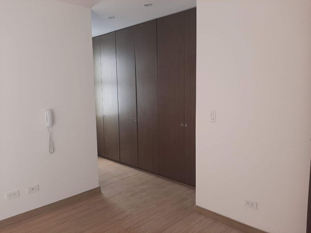 Apartamento de 1 alcoba en venta en Chico Norte Et. Iii, Bogotá, 63 m² · foto 13 de 19