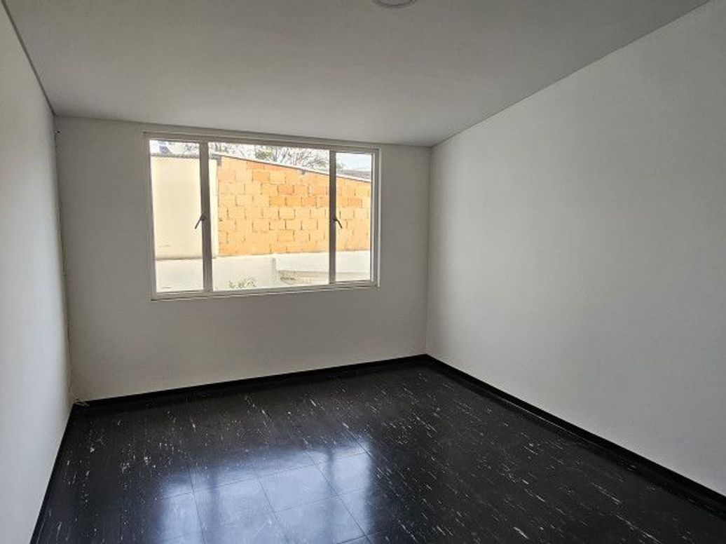 Casa de 4 alcobas en venta en Autopista Muzu, Bogotá, 250 m² · foto 18 de 20