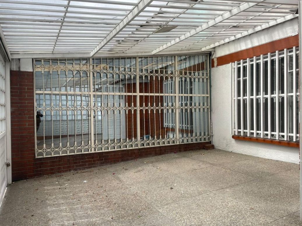Casa de 4 alcobas en venta en Autopista Muzu, Bogotá, 250 m² · foto 2 de 20