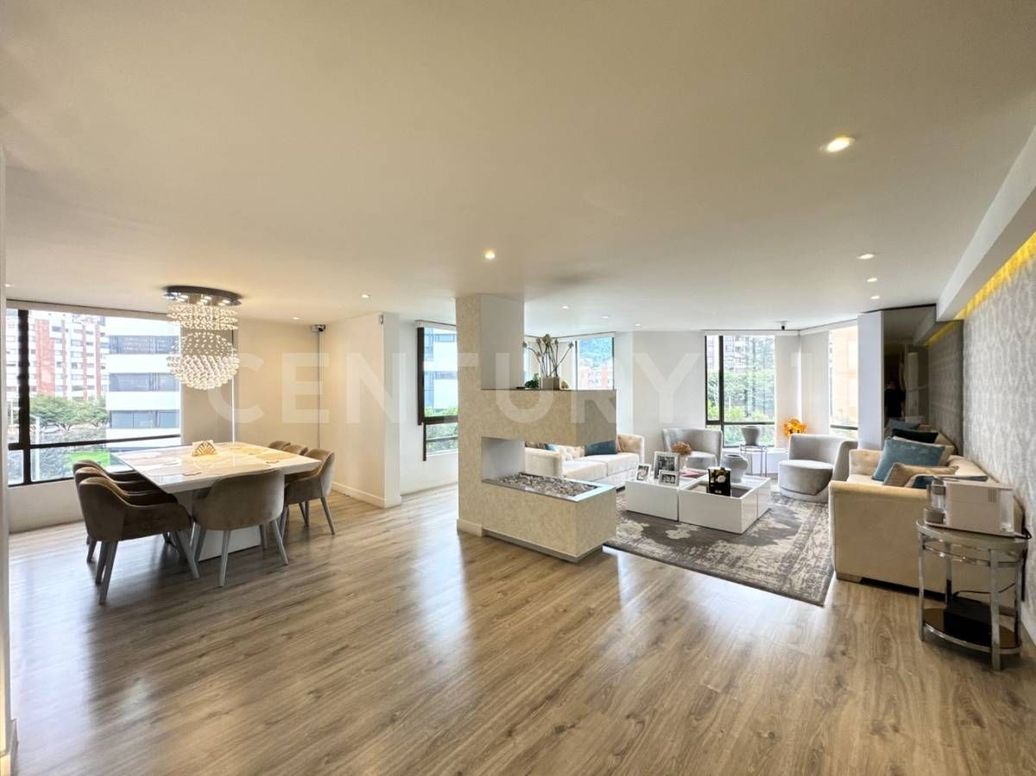 Apartamento de 2 alcobas en venta en Santa Barbara, Bogotá, 180 m² · foto 2 de 15