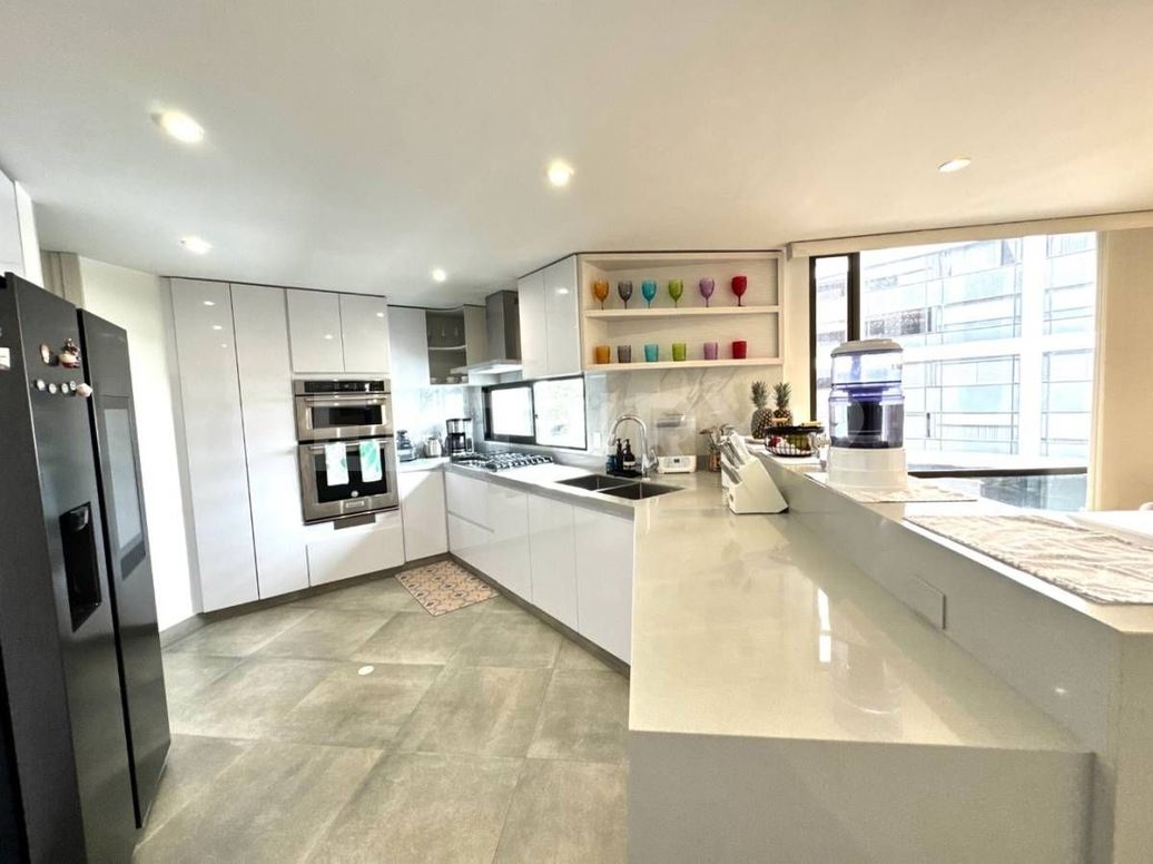 Apartamento de 2 alcobas en venta en Santa Barbara, Bogotá, 180 m² · foto 9 de 15