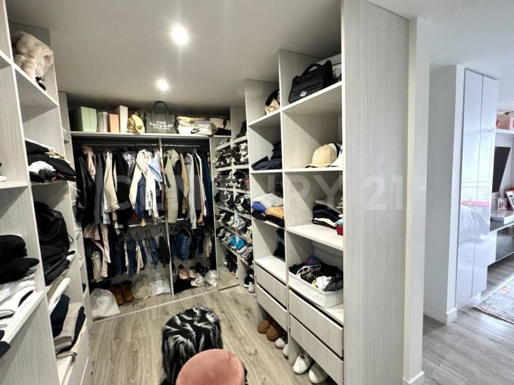 Apartamento de 2 alcobas en venta en Santa Barbara, Bogotá, 180 m² · foto 7 de 15