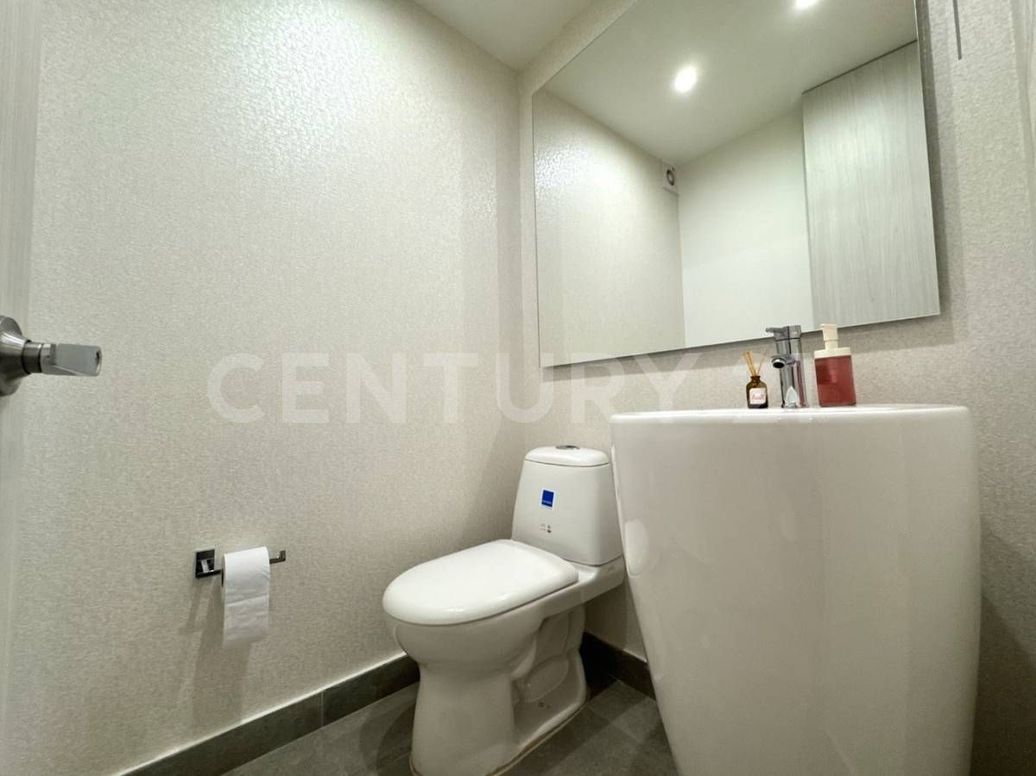 Apartamento de 2 alcobas en venta en Santa Barbara, Bogotá, 180 m² · foto 11 de 15